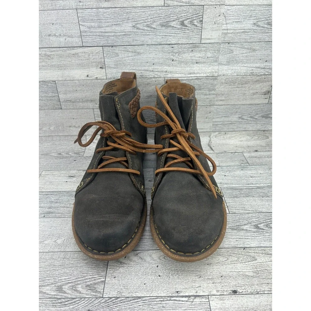 Born Handcrafted Grey Suede Leather Lace Up Chukka Ankle Boots Women Size 9.5‎